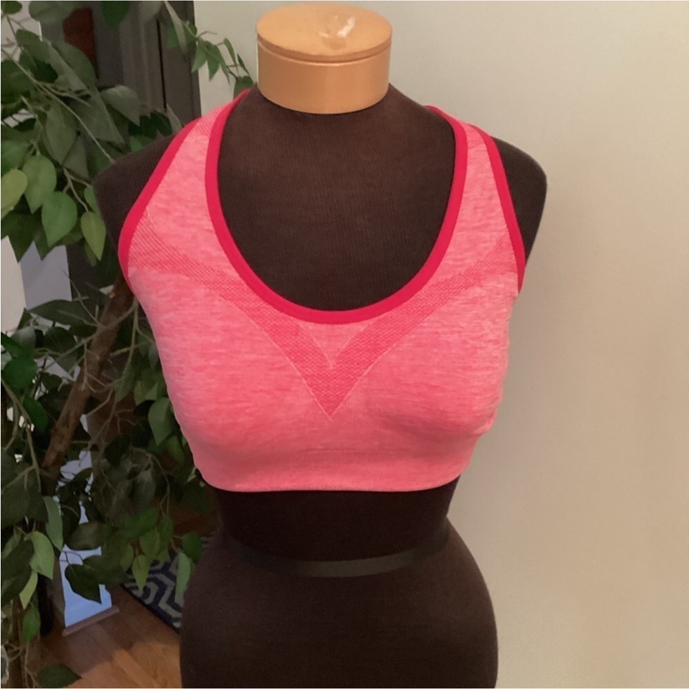 AKAMC Woman’s XL wire free yoga sports bra pink marled with pink Strappy…